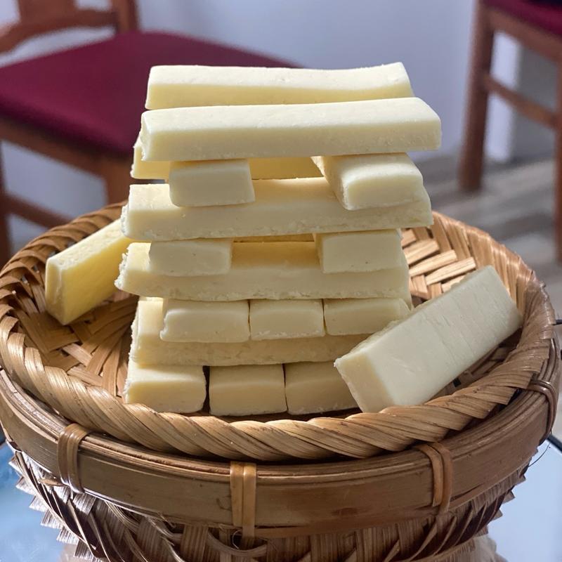 1Kg Bánh Sữa Loại Đặc Biệt  Ba Vì Hiệu Con Bò Vàng Ít Đường Loại Đặc Biệt Cao Câp Thơm Ngon Giàu Canxi Khoáng Chất dễ ăn Khánh Yên Ba Vì Food Snack Ăn Vặt bánh  ăn kiêng