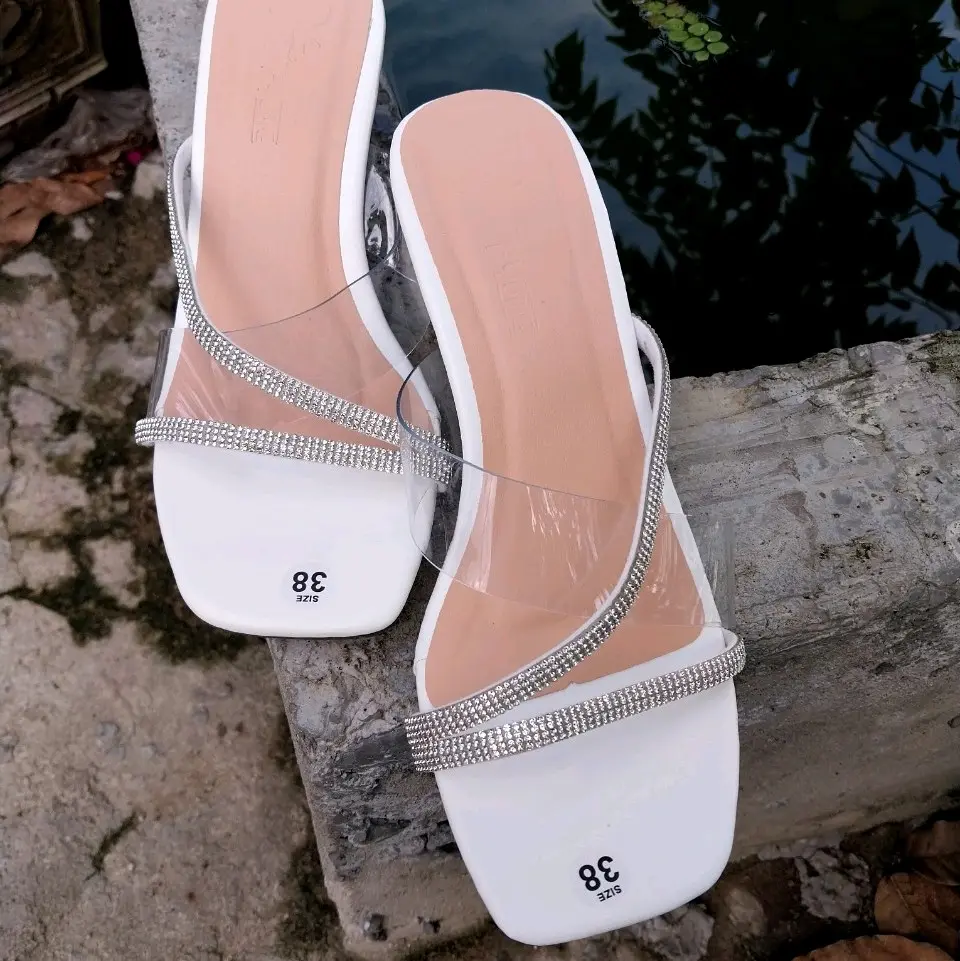 002 Giày cao gót đế trụ 5 phân quai trong gắn dây đá chéo thời trang nữ Gót trung bình DéP Shoes