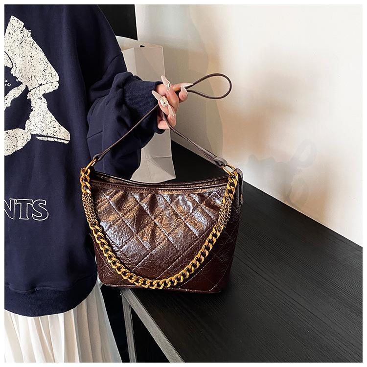 Túi xách nữ da mềm đeo chéo kèm dây xích đeo vai thời trang phong cách hàn quốc T746