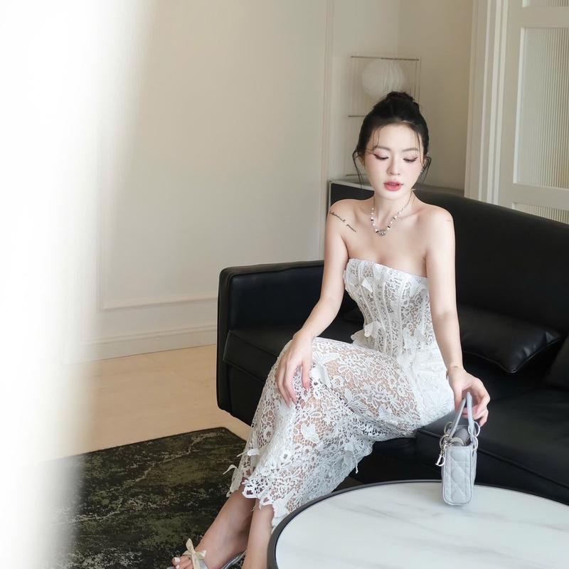 Đầm ống corset phối ren bướm nổi đen, trắng SM 2