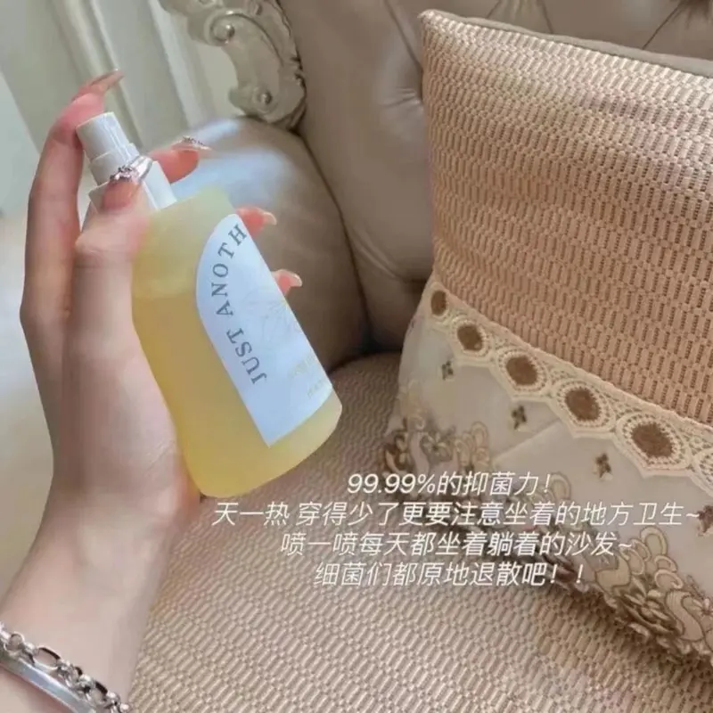 ￼Combo 3 Chai Xịt Thơm Quần Áo Giầy Dép Khử Mùi Hiệu Quả Thơm Mát Cả Ngày Dung Tích 200ml Nam 1