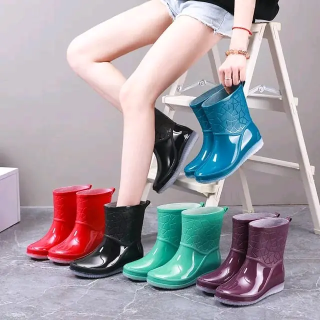 Sepatu Boot Wanita Anti Air 20cm 1