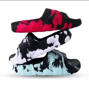 Sendal Cowok Slip On Selop Musim Panas Sandal Dalam Ruangan Luar Ruang Anti Slip Karet Hitam Pria