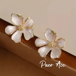 Puer acc Anting Flower Korea Style Bunga Gardenia Mode Anting Seratus Kepribadian Sederhana J533