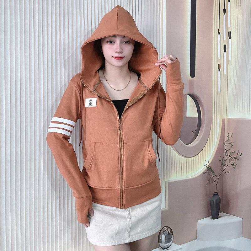 Áo khoác nữ chạy sọc tay thêu hình mẫu mới 2