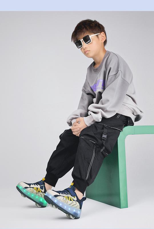 Product Introduction of Girls' Shoes 2024 New Children's Breathable Mesh Surface Sneaker Girls the Skating Shoes Medium and Big Children Boys Pulley with Lights Trendy Heelys 20