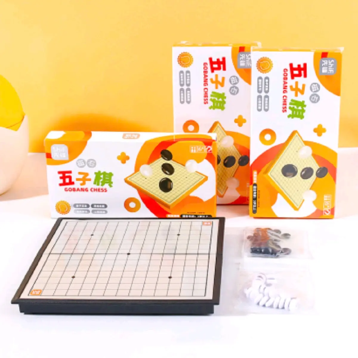 Cờ vây có thể chơi kiểu cờ caro. Quân cờ mỗi bên 60 quân. Đế cờ có nam châm. Thích hợp chơi caro.  Bộ cờ bằng nhựa cao cấp có thể dùng làm bàn cờ chơi caro. Bộ bàn cờ vây tuy nhiên có thể chơi cờ caro, có nam châm, kích thước nhỏ gọn, cho e nào hay chơi c