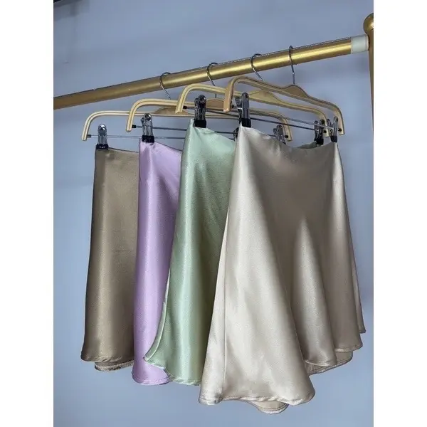 váy ngắn xoè chất liệu lụa