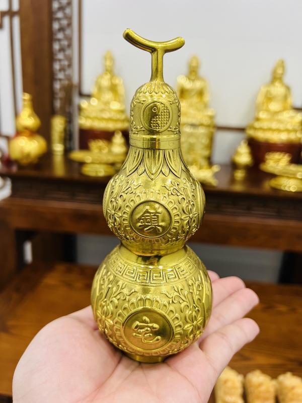 [ĐẶC BIỆT] Hồ lô đồng khắc hoạ hoa văn hài hoà có nắp đậy- Vật phẩm phong thuỷ cho gia chủ của shop Thầy Tuấn Phong Thuỷ