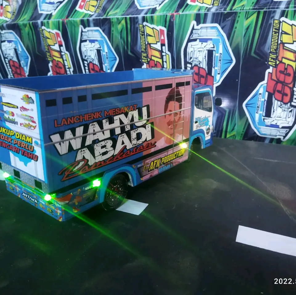 Mainan anak yang lagi rame miniatur truk oleng wahyu abadi Cowok Cewek Hadiah Kayu Lampu Bak Led Roda Toy Toys