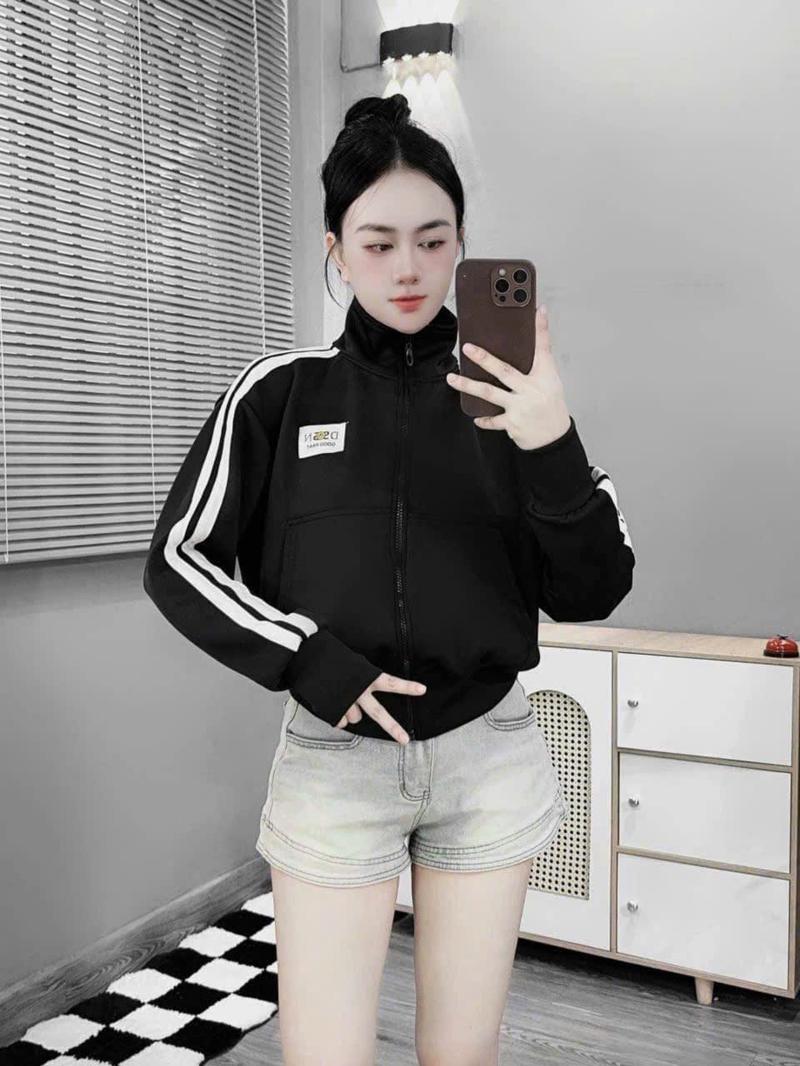 Product Introduction of ÁO KHOÁC CHỐNG NẮNG CỔ TRỤ POLY 2F TRƠN ÁO CÓ 4 TÚI FORM LỬNG FREESIZE(40-58)KG 6