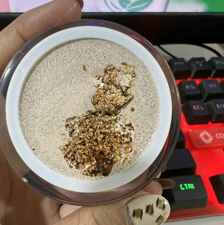 kem Tái Tạo  Hồng Xâm  hỗ trợ bong tróc ,giúp trắng sáng da mỗi ngày