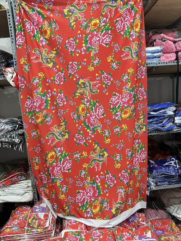 Vải con công chất liệu thun lạnh ,vải lụa ,vải nhung đỏ chuyên dùng trang trí tết, decor, khăn trải bàn, may quần áo chăn gối ( Khổ 1,6mx1m và 1,6mx2,2m )