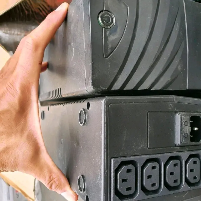 Kích điện Liberty  12v ra 220v 300w ko ngắt bình Giá 1 cái chưa bình ác quy 0