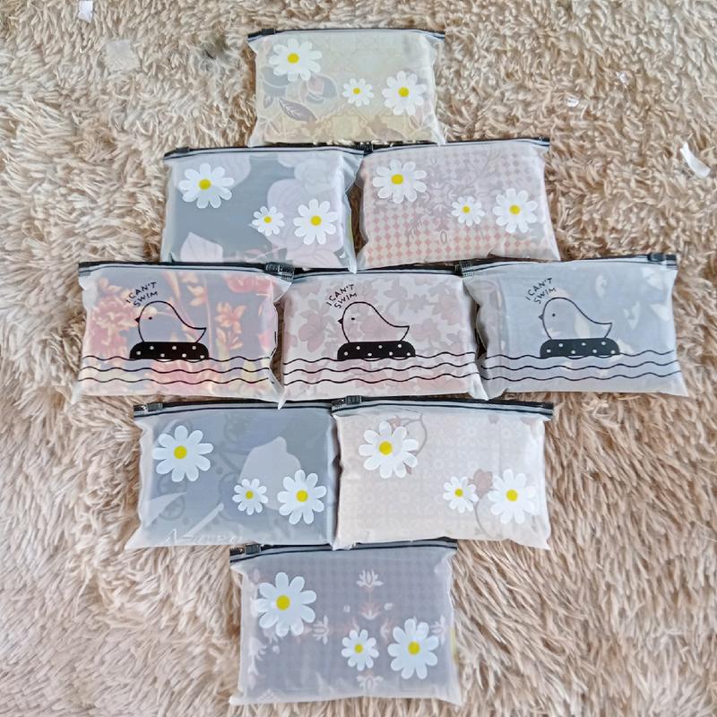 (POUCH) PROMO ISI 2 HIJAB SEGIEMPAT MOTIF AZARA VOAL PREMIUM STANDAR PREMIUM LASERCUT LOGO PRINT/ LOGO METAL 1