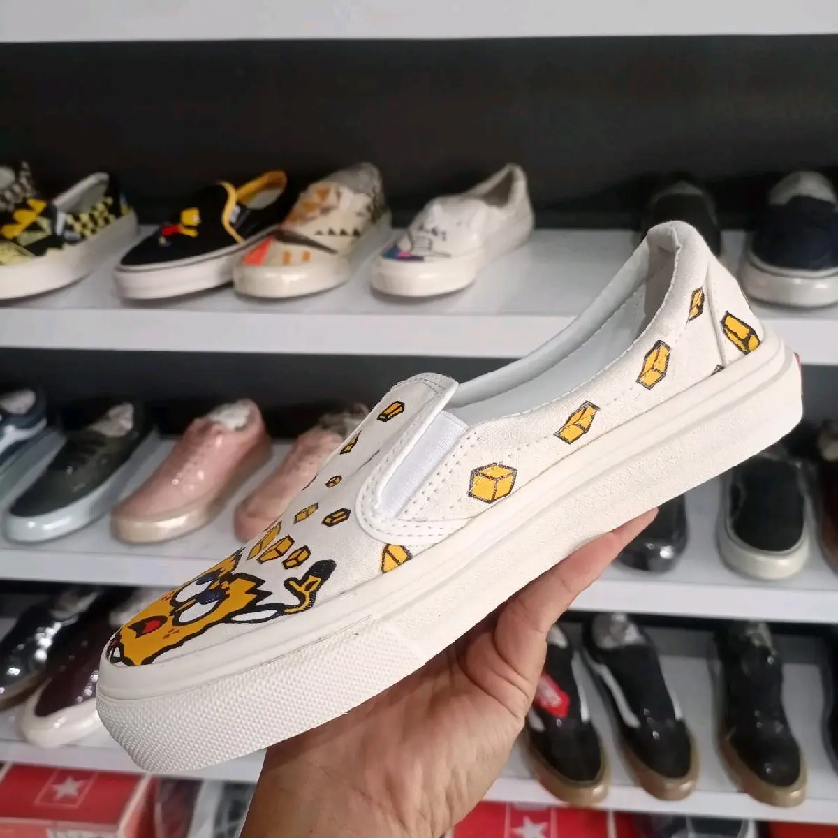 Sepatu Slip on Motif