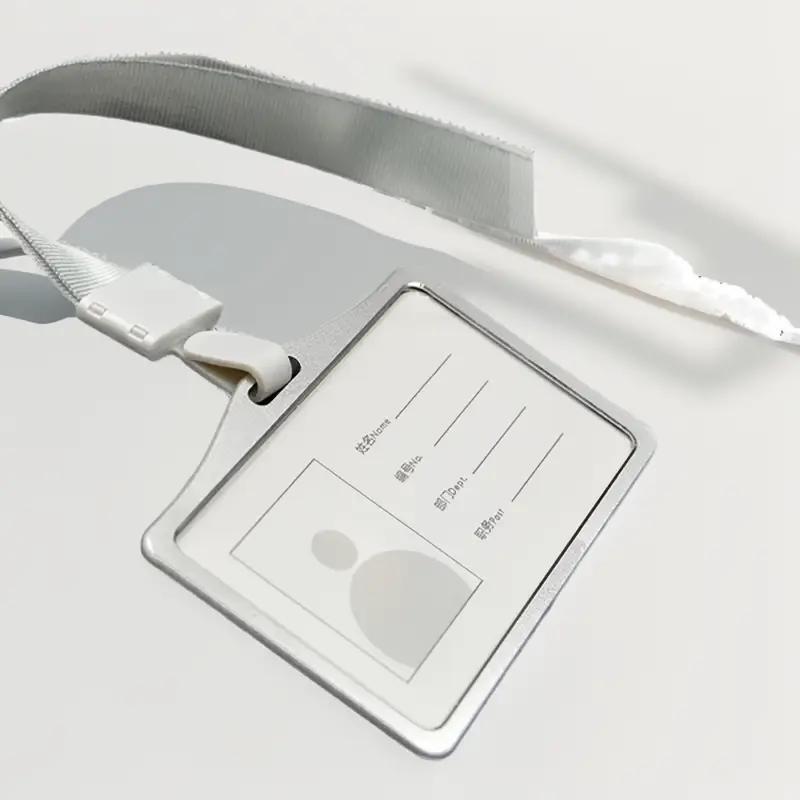 Bao Thẻ Tên Nhân Viên Kim Loại Hướng NGANG Kèm Dây Đeo Lụa Cùng Màu Cao Cấp Kiểu dáng NGANG