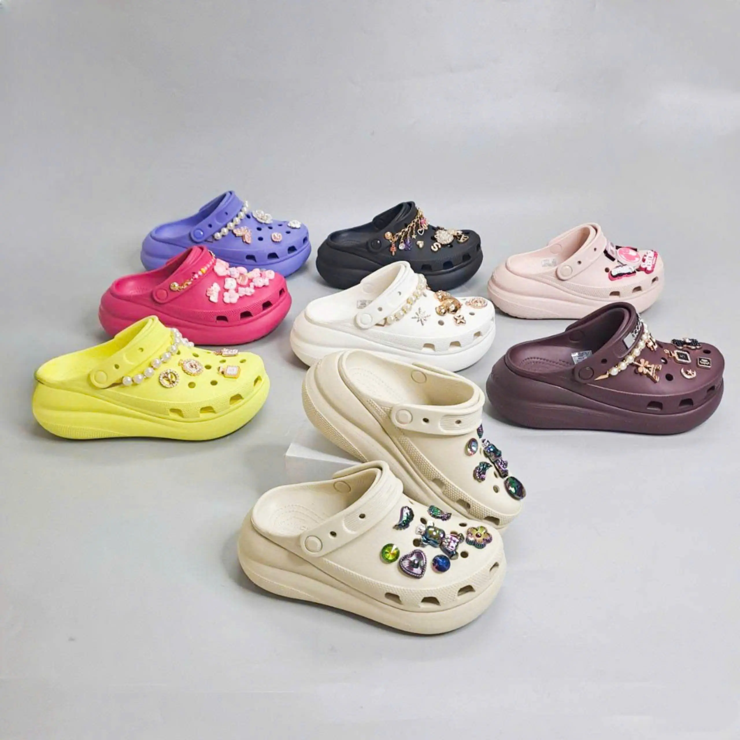 Dép crush unisex đế cao 6 phân full nhựa EVA cao cấp tặng kèm 10 jibbitz sticker, Sục crush đế bánh mỳ 6-7cm chống trơn trượt - Nhà Cá Sấu Đà Nẵng