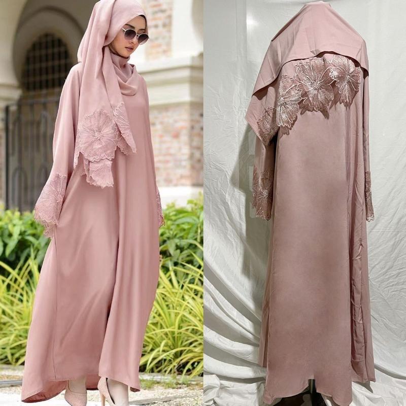 Product Introduction of 2023 Four-Color Middle Eastern Foreign Trade Cross-Border Women's Clothing Ladies' Long Robe Malay Indonesian Dress with Headscarf 10