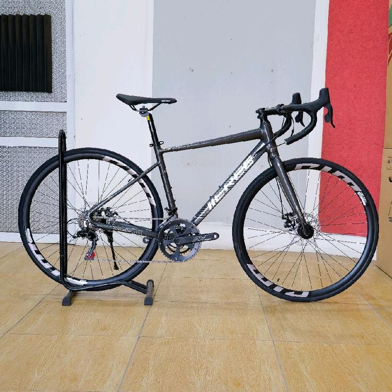 Xe đạp đua Merec tay đề lắc màu đen (Inbox shop miễn phí ship), bản mới nhất 2024 màu đen cam + tặng đèn còi, bình nước, chắn bùn Gắn Xe Đạp, Đạp Xe Đạp, Sports