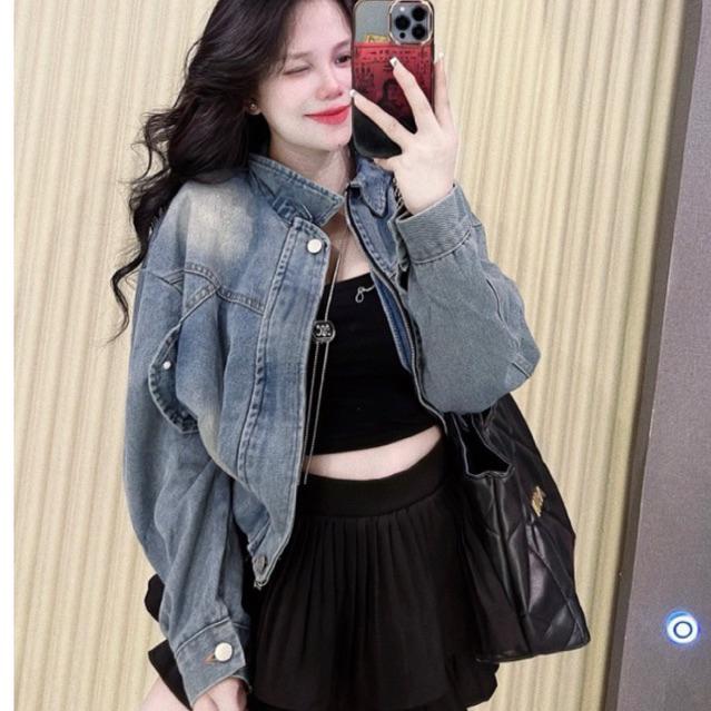 Áo khoác jean nữ phối túi nắp , áo khoác bò nữ dáng ngắn bo chun màu xanh vải jean Quảng Châu phong cách hàn quốc hot trend 23September