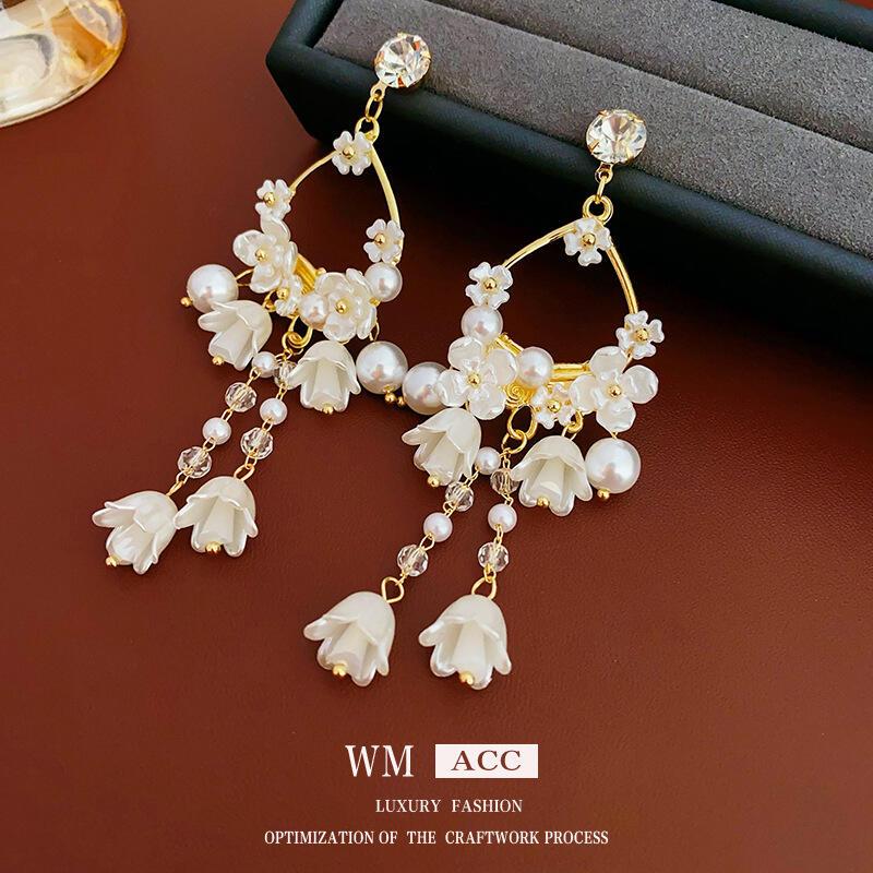 Anting-anting Rumbai Mutiara Bunga, Fesyen Korea, Elegan dan - TikTok ...