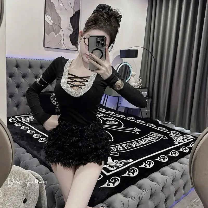 Set đồ lông nữ sexy cổ V nạm đá đan dây