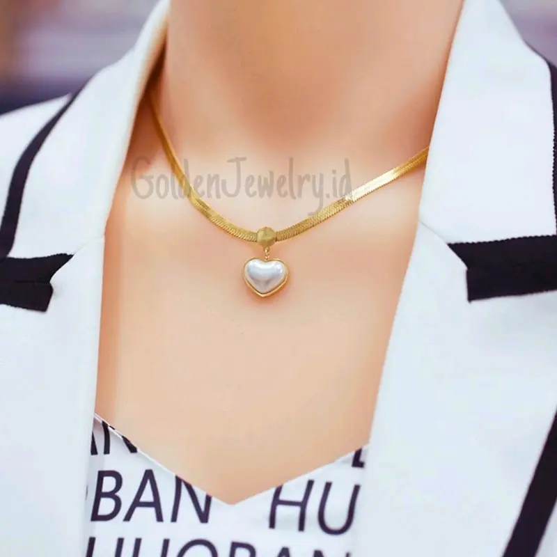 TITANIUM KALUNG LOVE MUTIARA GEPENG STYLE KOREA ANTI KARAT & ANTI LUNTUR 0