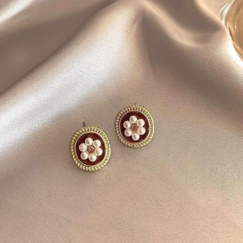 Product Introduction of Vintage Dripping Oil Wine Red Retro Stud Earrings For Women Korean Pearl wer Heart Shape Geometric Earring High Sense Jewel 8