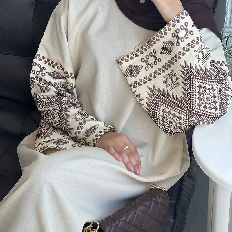 Loriya 2024 TikTok E-commerce Fashion Embroidered Dubai Turkey Party Abaya LR901 2