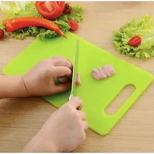 TALENAN PLASTIK 29 X 19 CM TEBAL 1,5 MILI // TELENAN DAPUR TIPIS //CUTTING BOARD