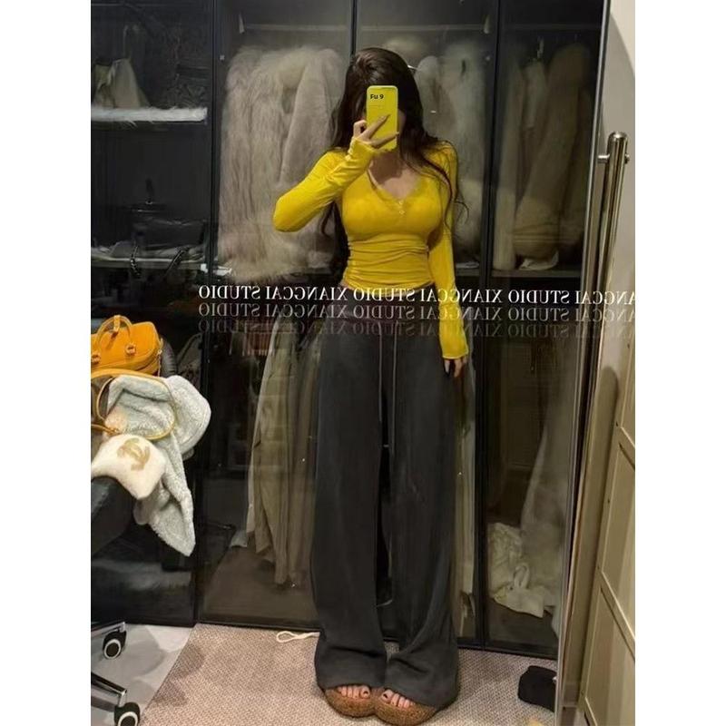 Áo Dài Tay Cổ Chữ V Gợi Cảm, Dễ Thương Và Gợi Cảm, Nhung Kede 230, Dành Cho Nữ, Thích Hợp Cho Mùa Thu / Đông, Mỏng Vừa Vặn, Áo Lớp Nền Có Cúc, Kích Thước [2 * 2] 2