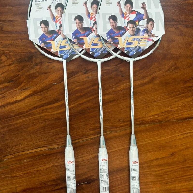 Vợt Cầu Lông Vs TiTan7 CacBon Cao Cấp Phù Hợp Mọi Lứa Tuổi