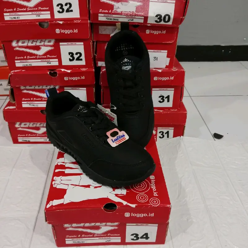 SEPATU SEKOLAH LOGGO 0