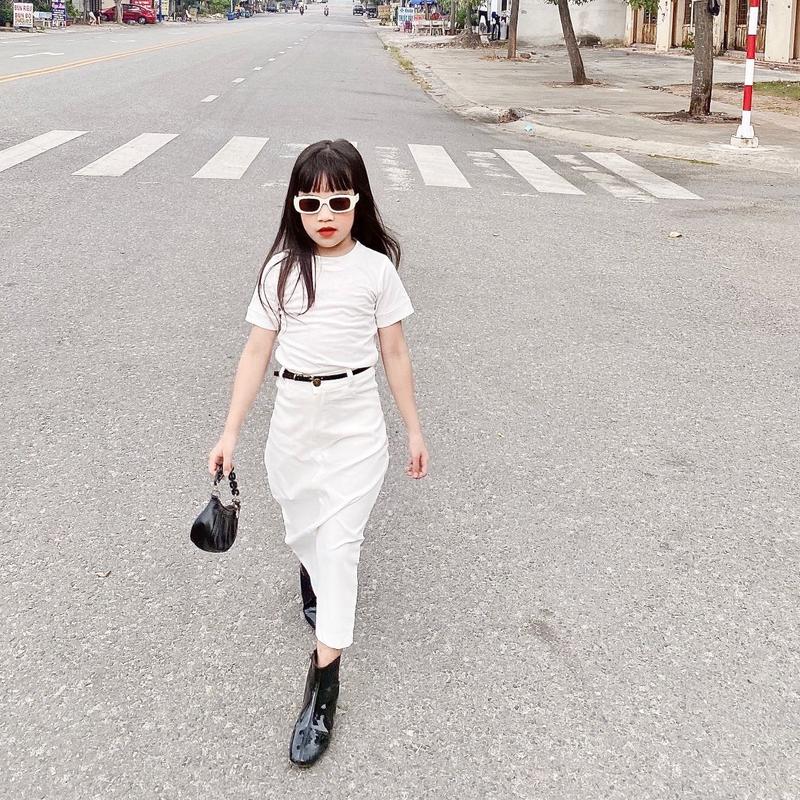  Set chân váy kaki bút chì + áo cotton bé gái hai màu trắng đen cho bé gái đi chơi đi tiệc sành điệu size tù 9-39kg 