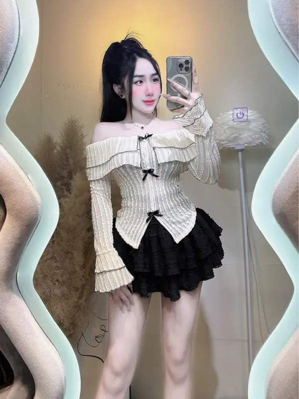 Áo trễ vai gắn nơ