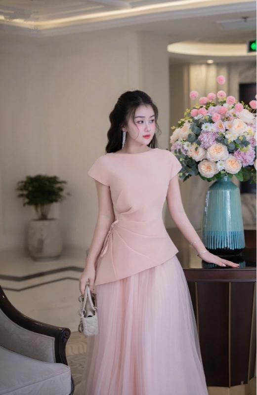 Product Introduction of set 2 chi tiết Áo khoét eo kèm chân váy lưới bồng cao cấp 7