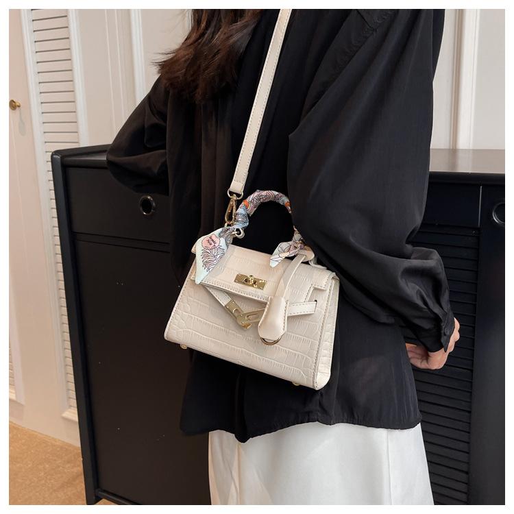 Product Introduction of Túi Xách Nữ H.M Đeo Chéo Đeo Vai Quai Xách Da Pu Vân Cá Sấu Mix Khăn Đi Tiệc Đi Chơi Sang Chảnh MIQI BAG TX-103 9