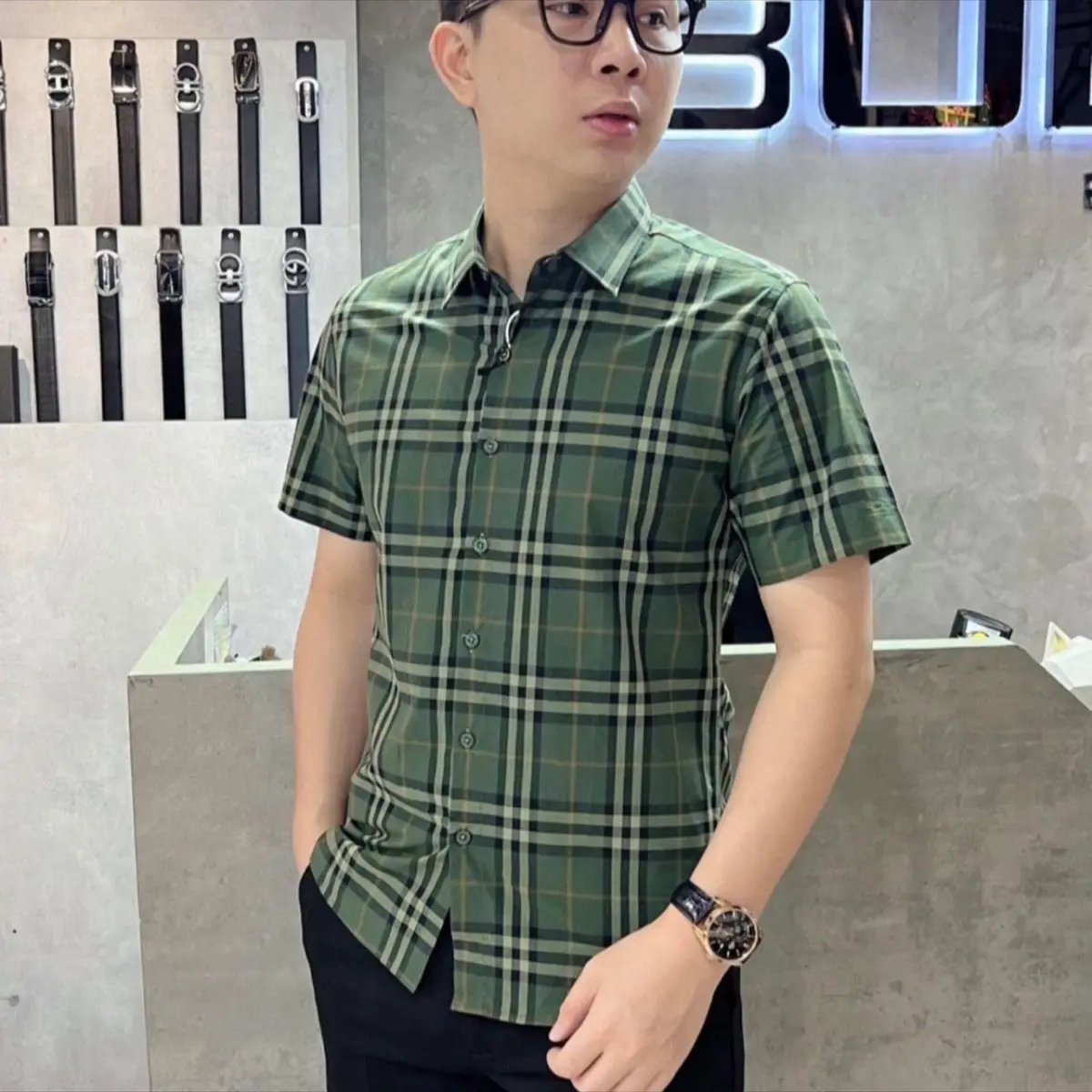 Áo sơ mi CaRo Cộc tay chất liệu lụa in mền mịn co giản nhẹ chống nhăn phom body Nam Menswear Shirt Có Cổ
