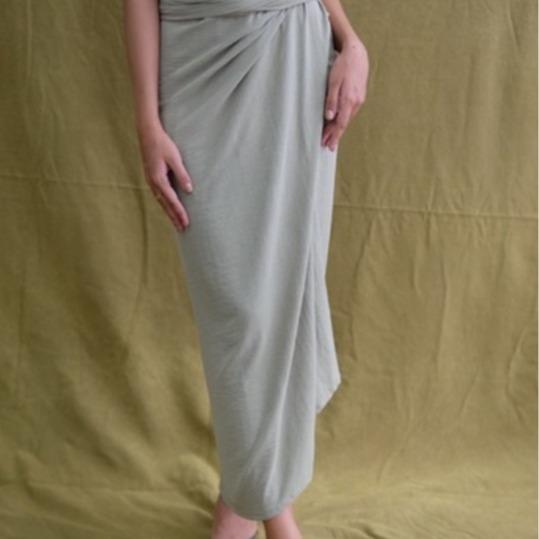 Mera and Jenar -Larindu Skirt Polos 4