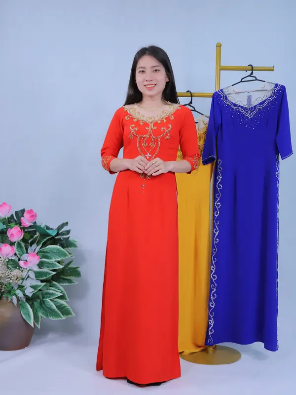 Áo Dài Bà Sui Màu Đỏ Tươi Lụa Mỹ Cao Cấp, Áo Dài Cho Mẹ Họa Tiết Sang Trọng Đính Kết Pha Lê Thủ Công. Mã XD25-1 áo  dài  lụa  mỹ 0