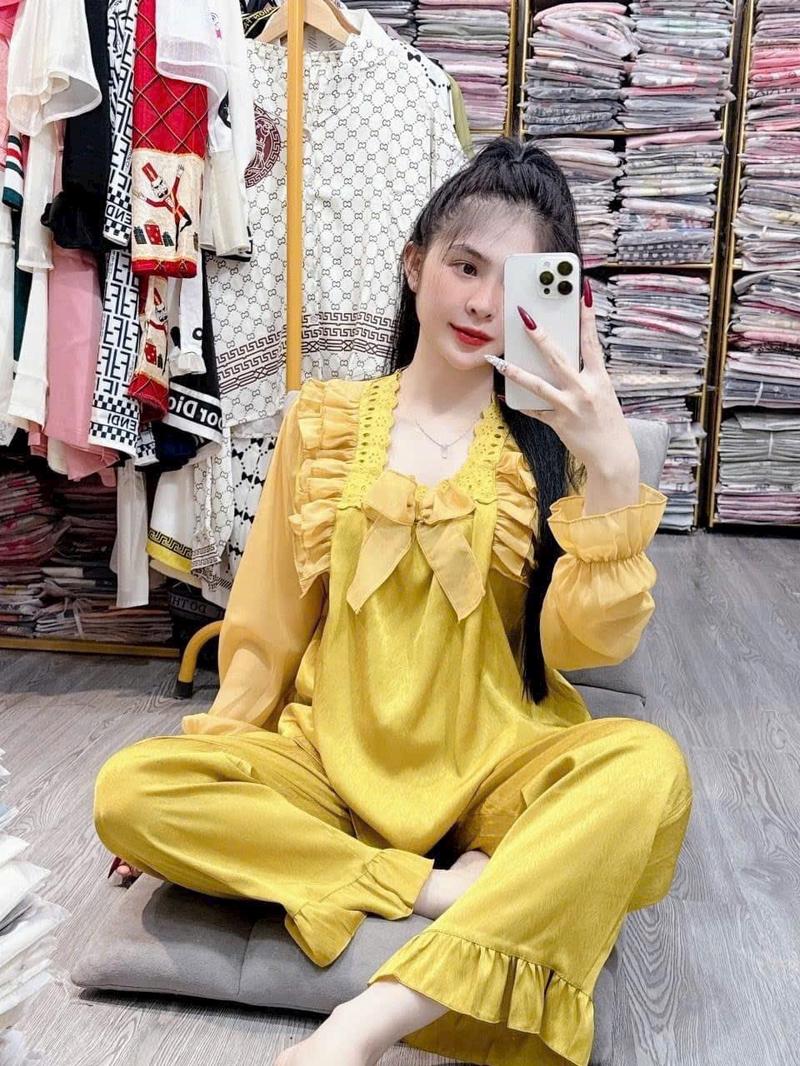 Product Introduction of H55 Pijama Nữ Áo Dài Cổ Vuông Tay Von Tag Nơ Quần Ống Loe Chất Lụa Xước Trơn Bộ Đồ Ngủ Nữ Phù Hợp Mặc Bốn Mùa Size 40-62 KG Ong Voi Loang 13