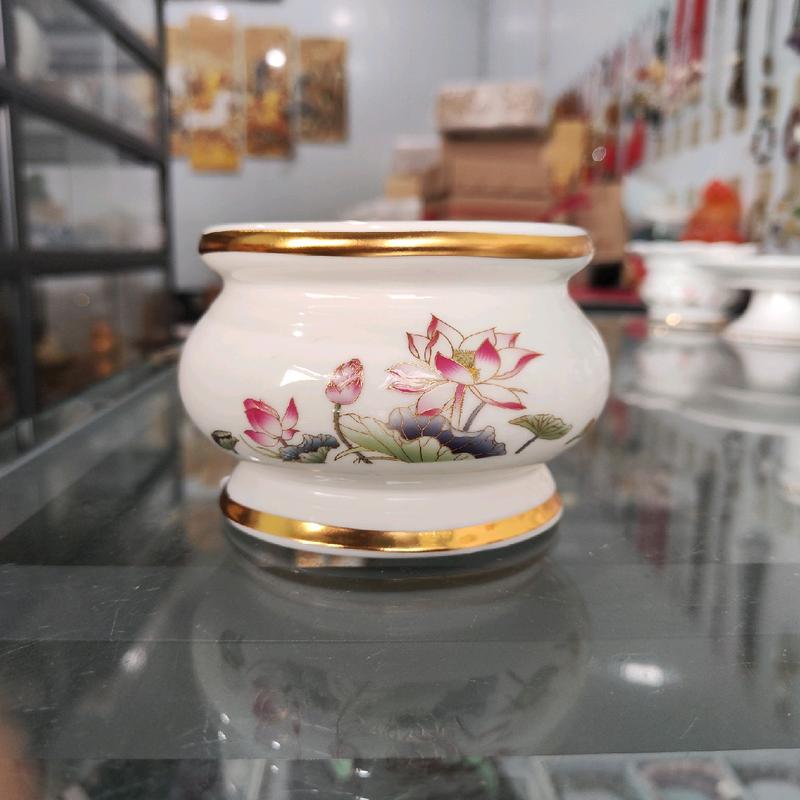 Bộ Thờ Cúng Gốm Sứ Lư Hương, Bình Hoa, Đĩa, Ống Nhang, Áng, Chum Nước Hoa Tiết Hoa Sen 1