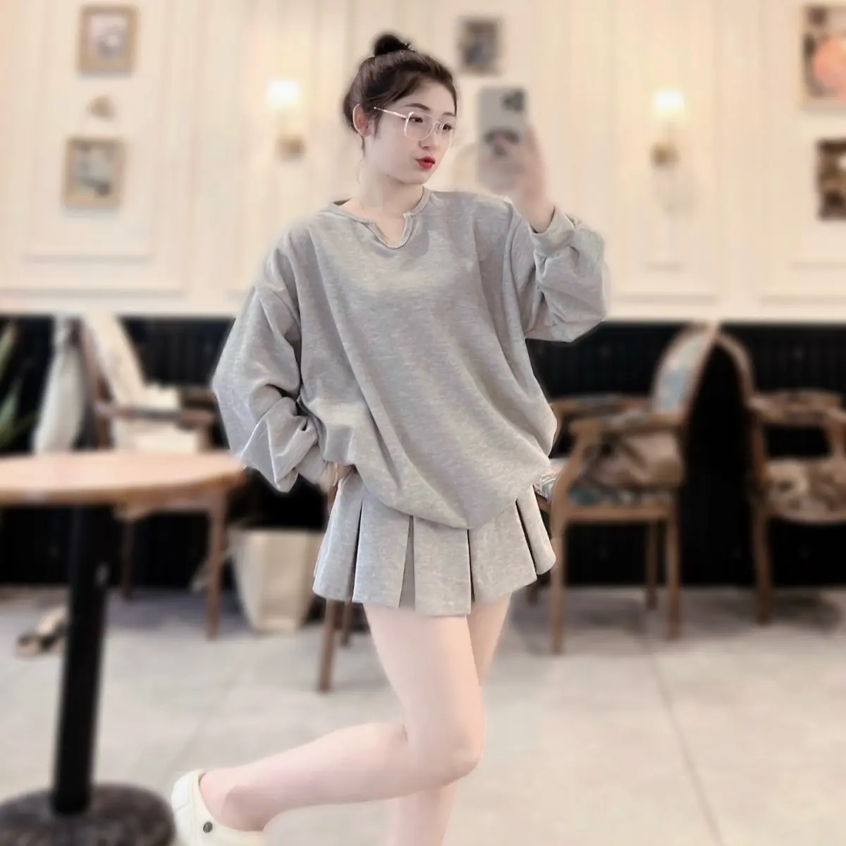 SET BỘ ELA CLOTHING- Set Sweater Form Rộng Cổ V Kèm Chân Váy Xếp Ly Dễ Phối Đồ Nữ Women set  botieuthu set  đồ set thường set  váy set  váy set  áo set _