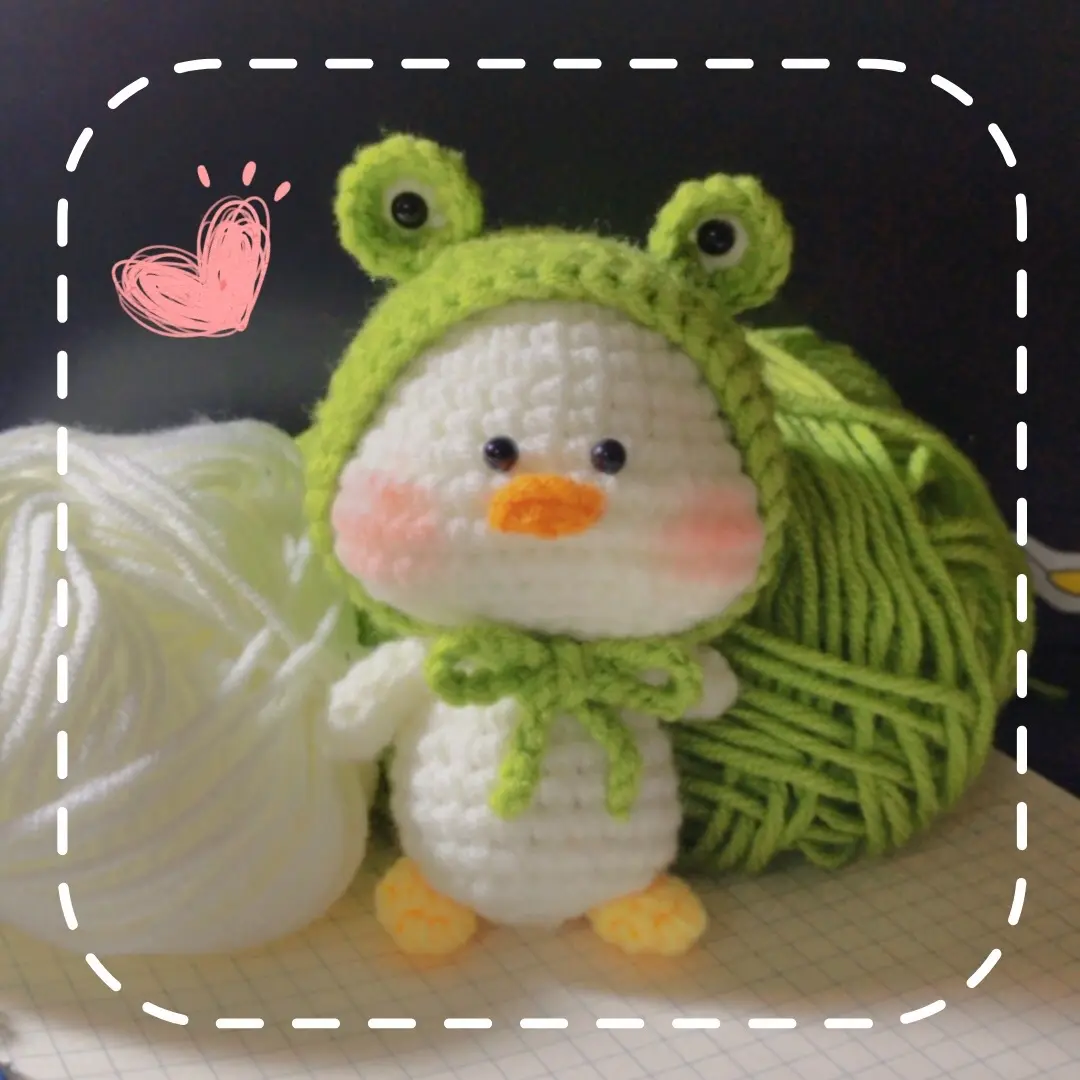 Thú Bông Móc Khóa Chú Vịt Đội Mũ Ếch Handmade Bằng Len