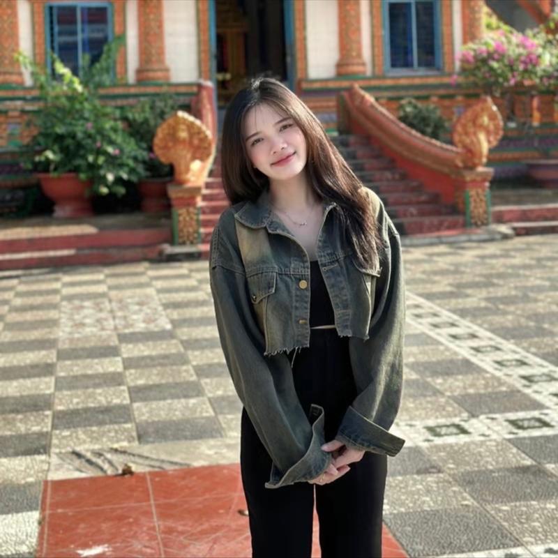 Áo khoác jean tua,túi trước,màu bụi mới