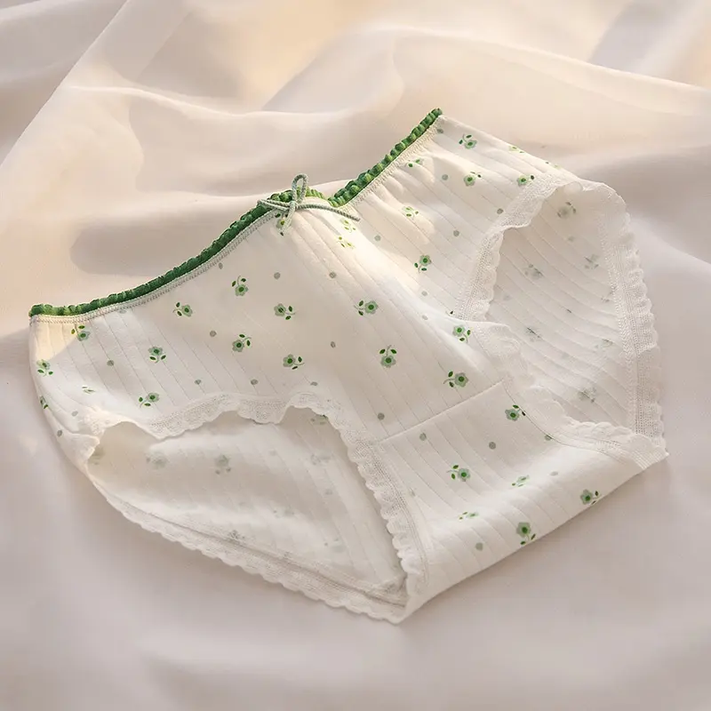 Combo 5 Quần lót nữ cotton dễ thương, Set 5  Quần lót viền ren đáy may mềm mịn họa tiết hoa nhí SAVILL L311 Women Voi 5