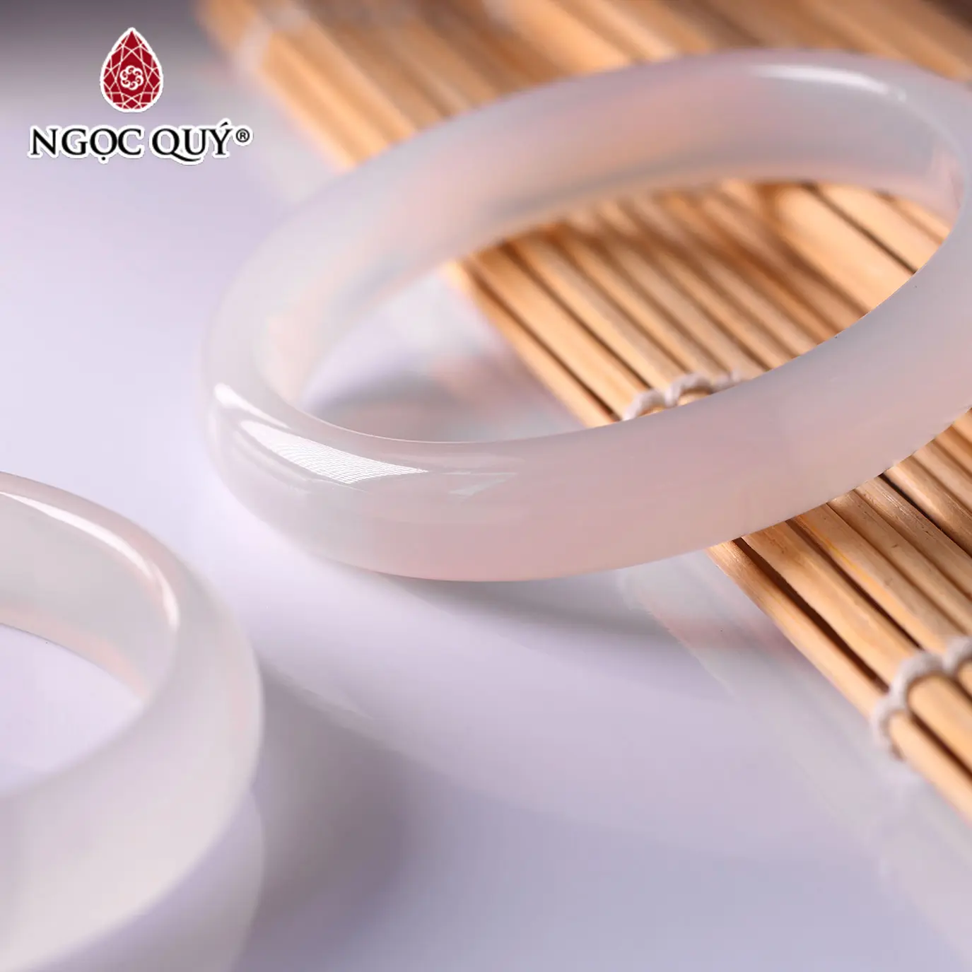 [Ngọc Quý] - Vòng tay bản nguyên khối đá mã não trắng - Hợp mệnh kim, mệnh thủy