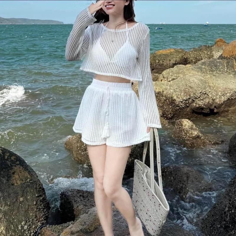 Bộ Đồ Bơi Đi Biển 3 Chi Tiết áo tay dài CROPTOP +BRA + Quần đùi 2 lớp Kín đáo, Trẻ trung, che khuyết điễm tốt MS977