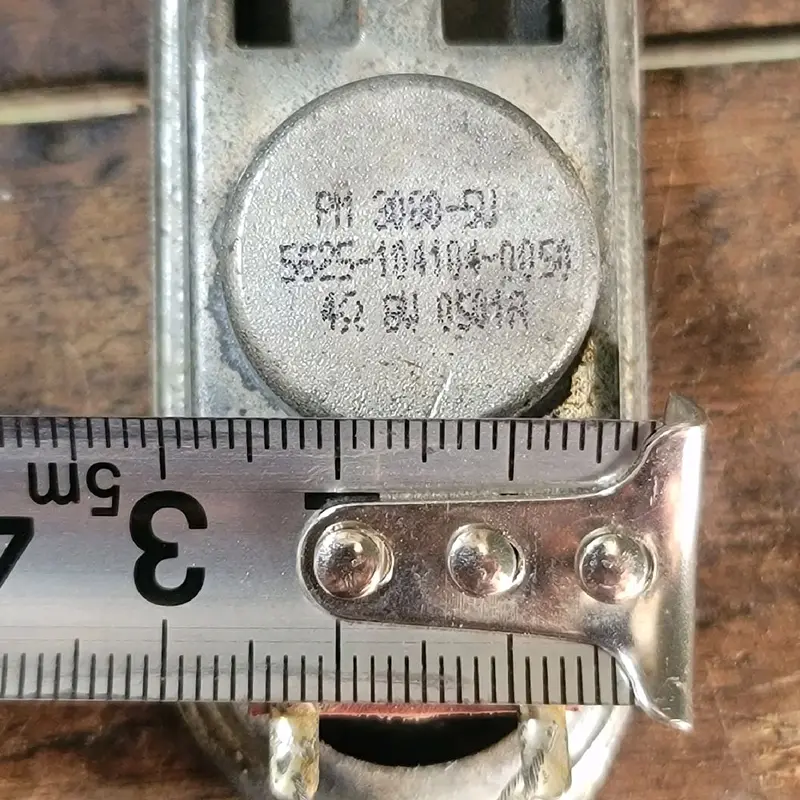 Cặp Loa tivi DARLING 24HD599 củ còn hát tốt,tháo ra cho anh,em cần độ chế mua về thay khách,hay thay máy nhà sài.bấm đặc hàng bên dưới em gửi cho cám ơn... 2